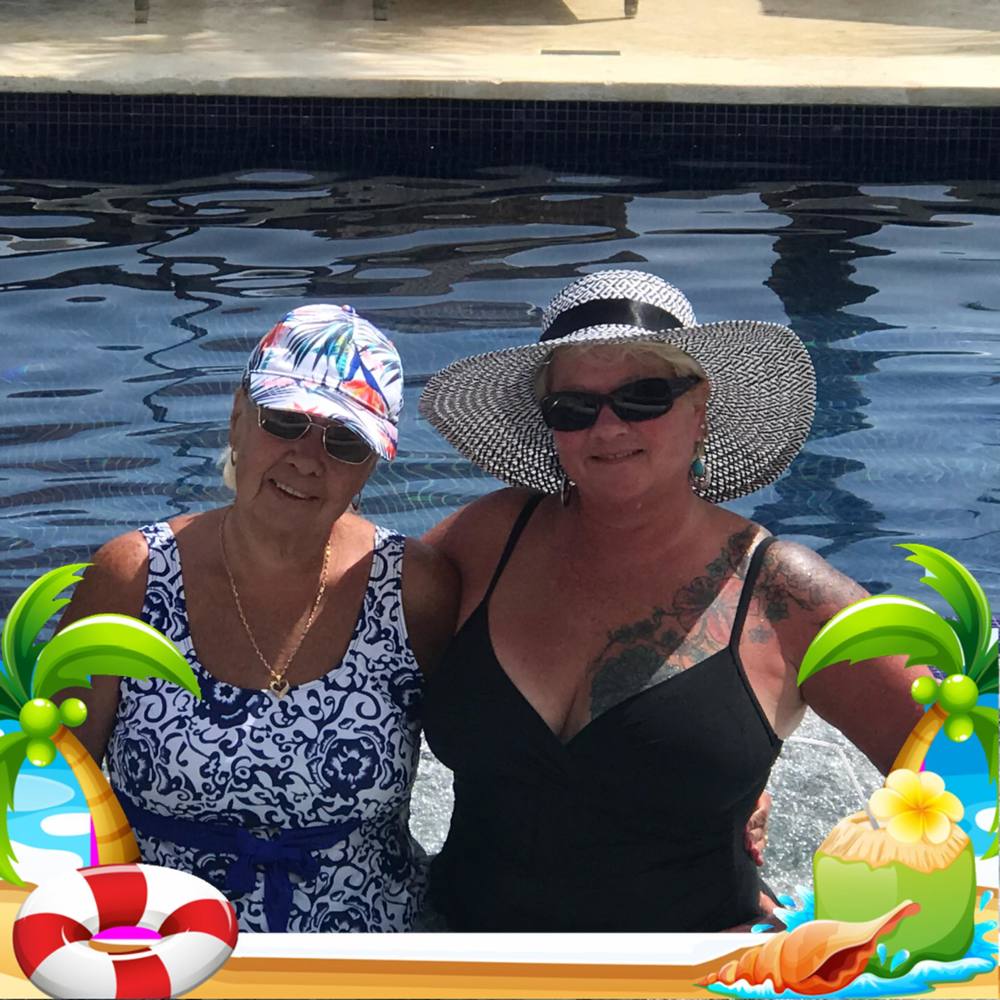 Meet your Posher, Tina